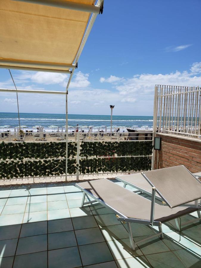 Incantevole Casa Sul Mare Vicino A Roma Nettuno Luaran gambar