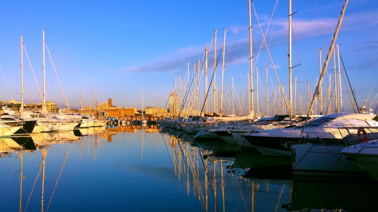 Incantevole Casa Sul Mare Vicino A Roma Nettuno Luaran gambar