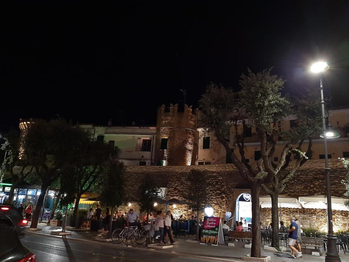 Incantevole Casa Sul Mare Vicino A Roma Nettuno Luaran gambar