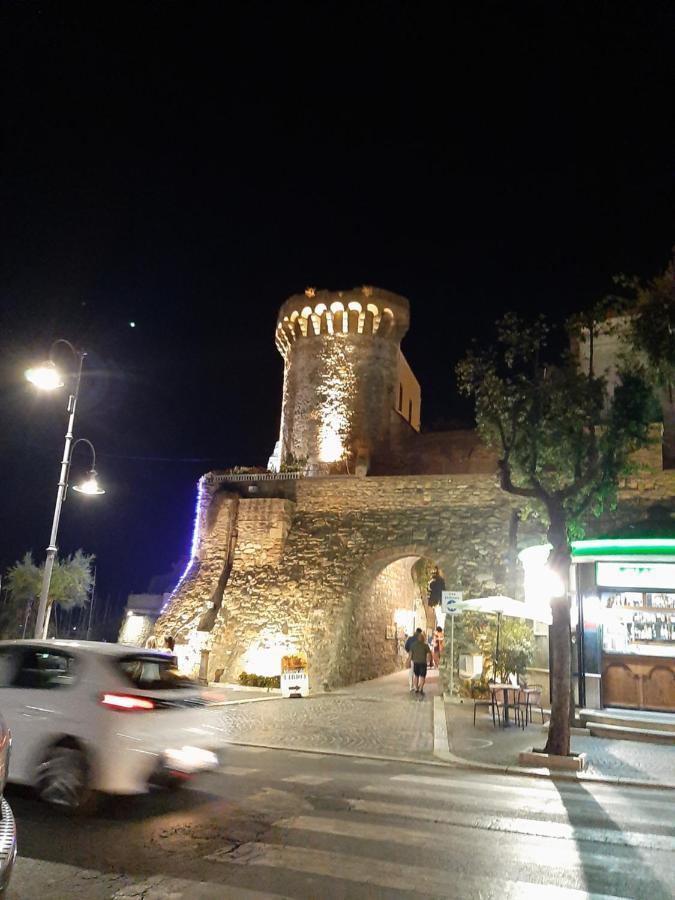 Incantevole Casa Sul Mare Vicino A Roma Nettuno Luaran gambar