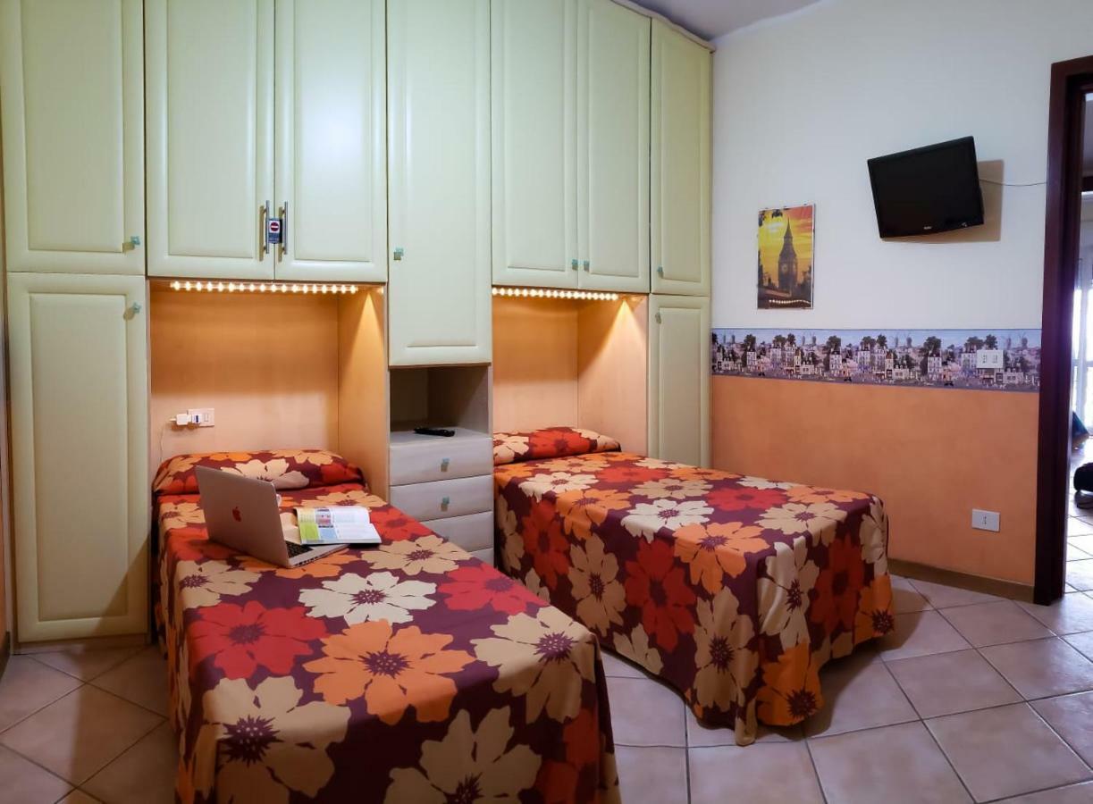Incantevole Casa Sul Mare Vicino A Roma Nettuno Luaran gambar